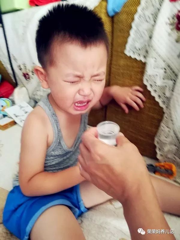 谁不是一边微笑一边含泪奔跑,谁不是一边微笑一边成长