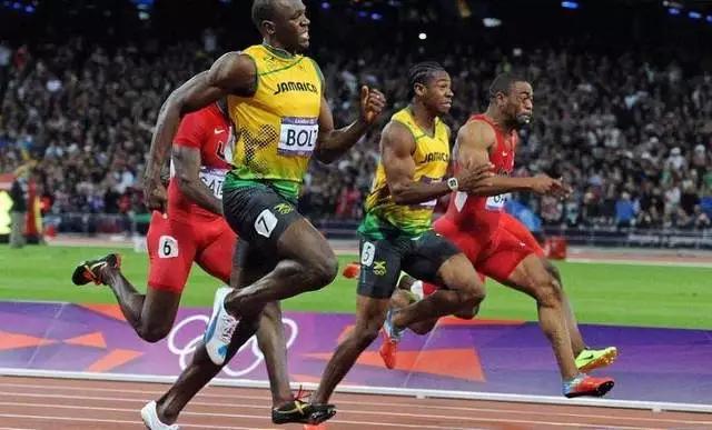 飞人博尔特足球场梅开二度,博尔特暂停职业足球梦