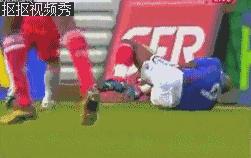 施连志飞踹高峰,德容飞踹阿隆索原视频