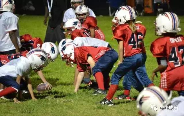 football是美式橄榄球吗,美国橄榄球为什么叫football