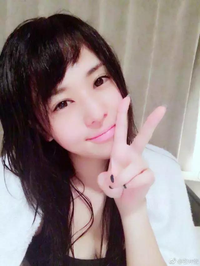 苍井空结婚了！高清*码无**的率真比包裹严实的婊更值得尊重