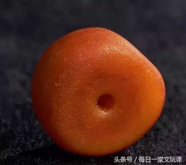 去尼泊尔买蜜蜡靠谱吗,老藏蜡有黑斑是真蜜蜡吗