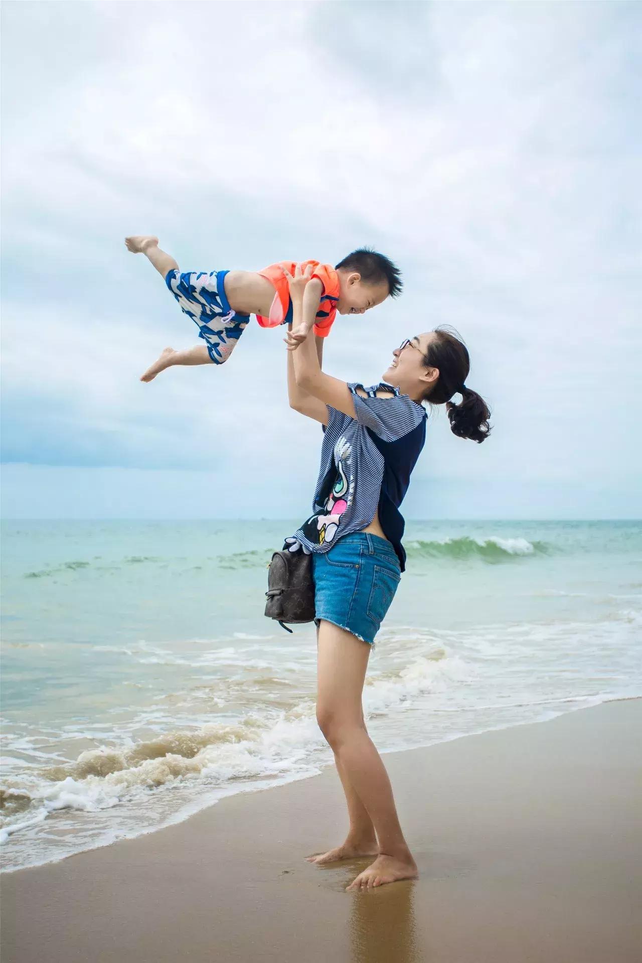 郑州耿直大妞美国开店，包下机舱，签了48个世界知名母婴品牌代理