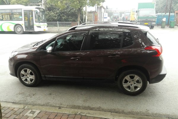 标致-2008，油液位及品质正常，油封不泄露线路管无剥落