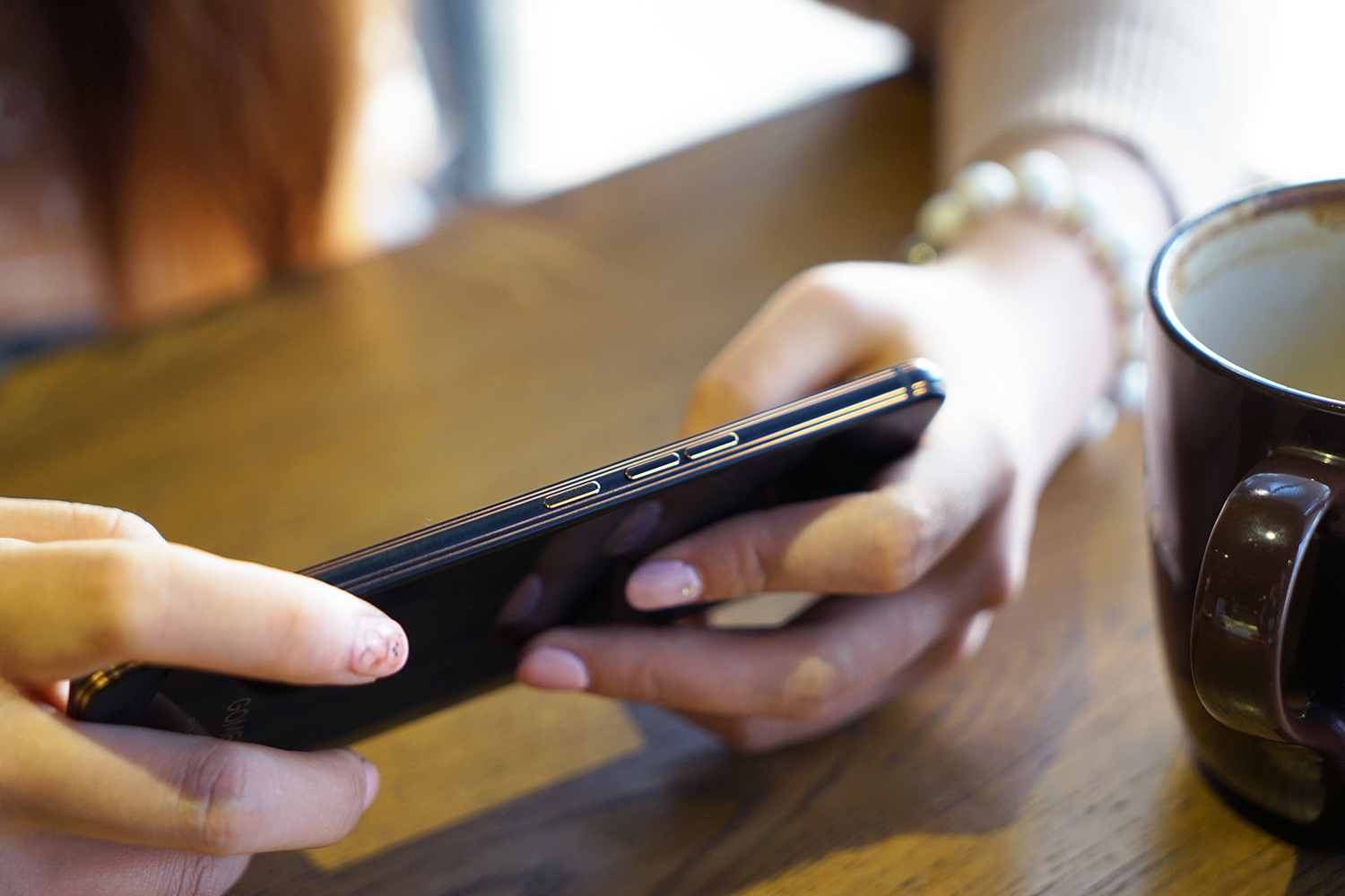 国美手机u7评测视频,国美u7是全贴合屏幕吗