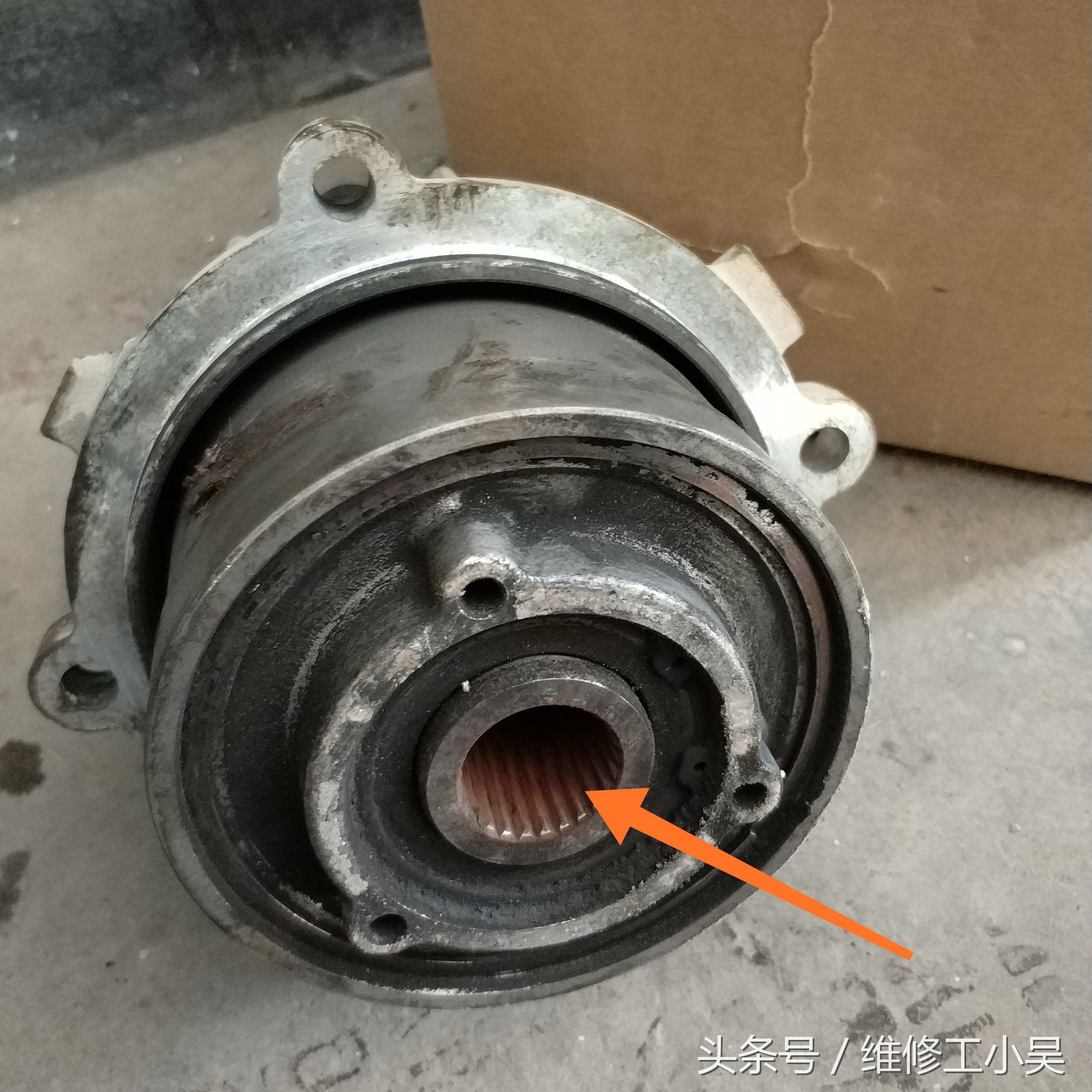 现代底盘嘎吱嘎吱响,两万公里底盘咯噔咯噔异响