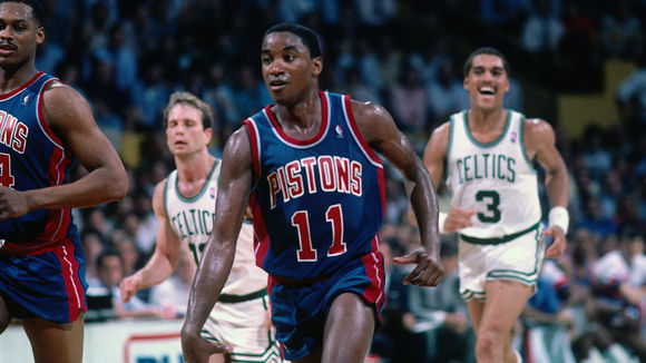 史上唯一一个击败魔神鸟的人!乔丹:再给他10cm,他就是篮球之神