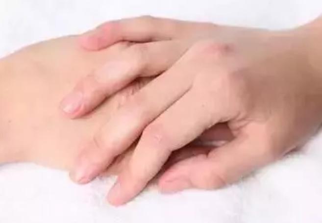 手指长短代表的感情方面,手指长短与财运的关系图