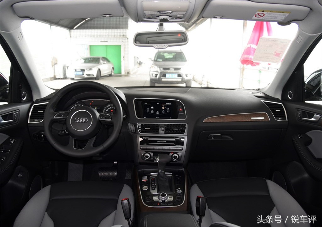 2022款奥迪q5棕色内饰,奥迪q5内饰臭解决方案