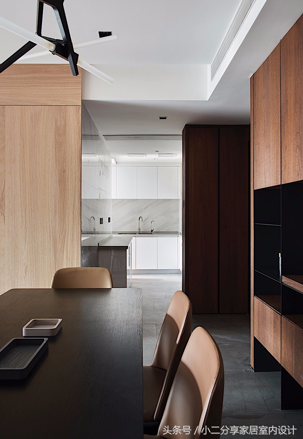 老公不听我话非要改造老房,墙面钉木板装修