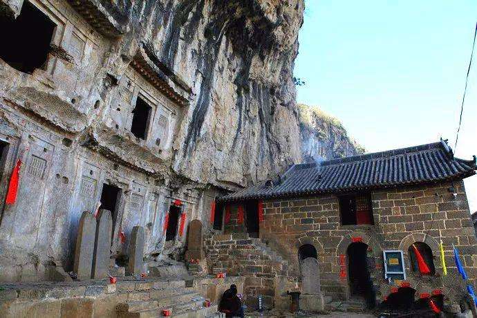 太行山悬崖古洞图片,鹿泉太行山的千年古寺
