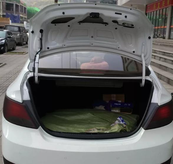 2014款现代瑞纳座椅能上下调节吗,现代瑞纳2014款调节座椅高低在哪