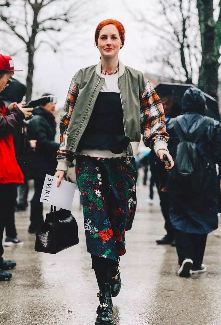 让人嫌弃的“奶奶袖套”火了,看何穗王子文碧昂斯如何袖你一脸!