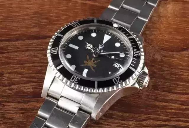 香港富豪花2亿买栋楼一年收租4亿,香港富豪花9800万买7吨重翡翠原石