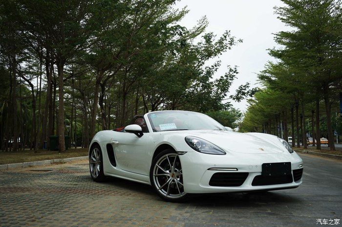 保时捷718boxster敞篷购车过程,保时捷718boxster冰雪漂移