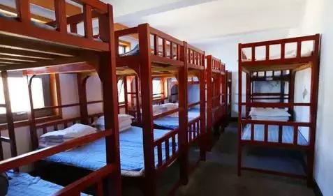 华山住宿山上过夜攻略,华山徒步上山住宿攻略