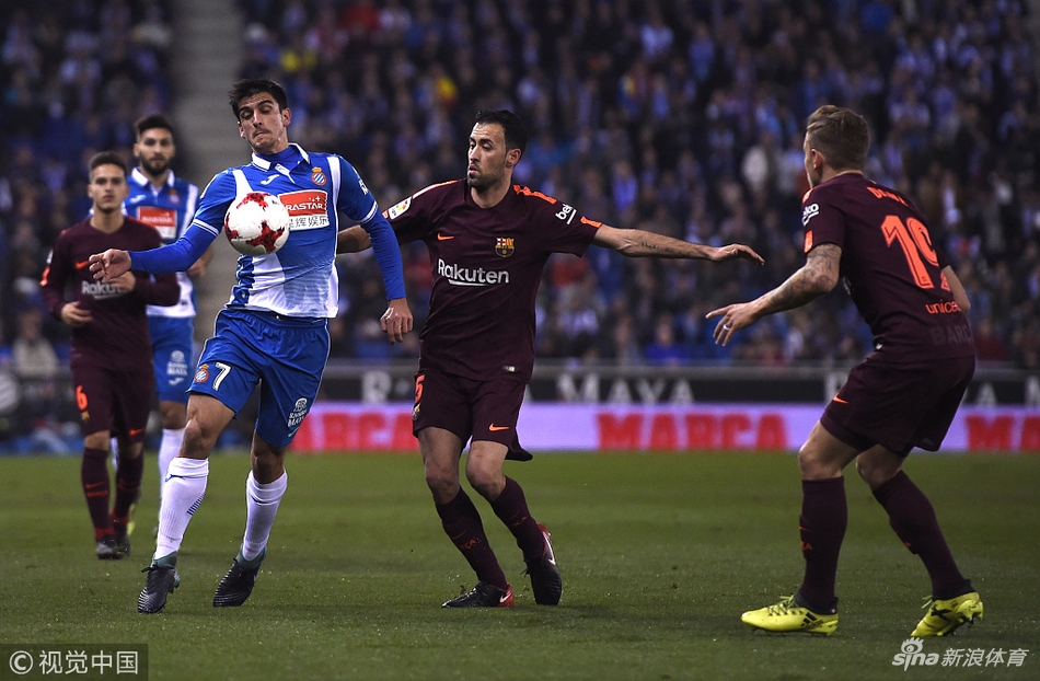 阿莱尼亚和梅西,阿莱尼亚与梅西传球