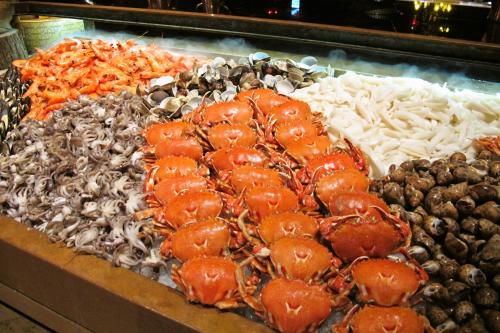 在海鲜市场揭露海鲜秘密,买海鲜小心被坑