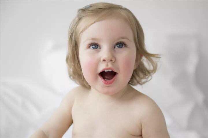 宝宝牙有点歪怎么办,宝宝的牙齿长歪啦怎么办