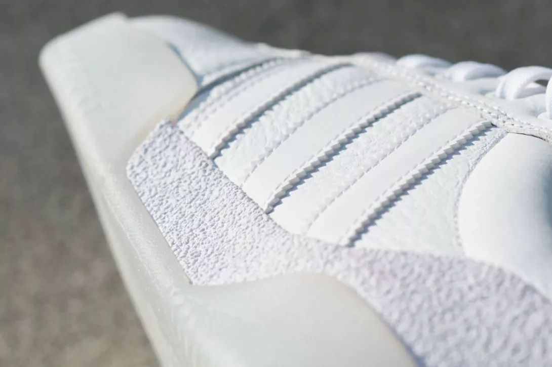 颜色很炫的球鞋,颜色鲜艳花里胡哨的球鞋