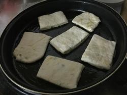 正宗葱油千层饼的详细做法,简单好吃的葱油发面饼