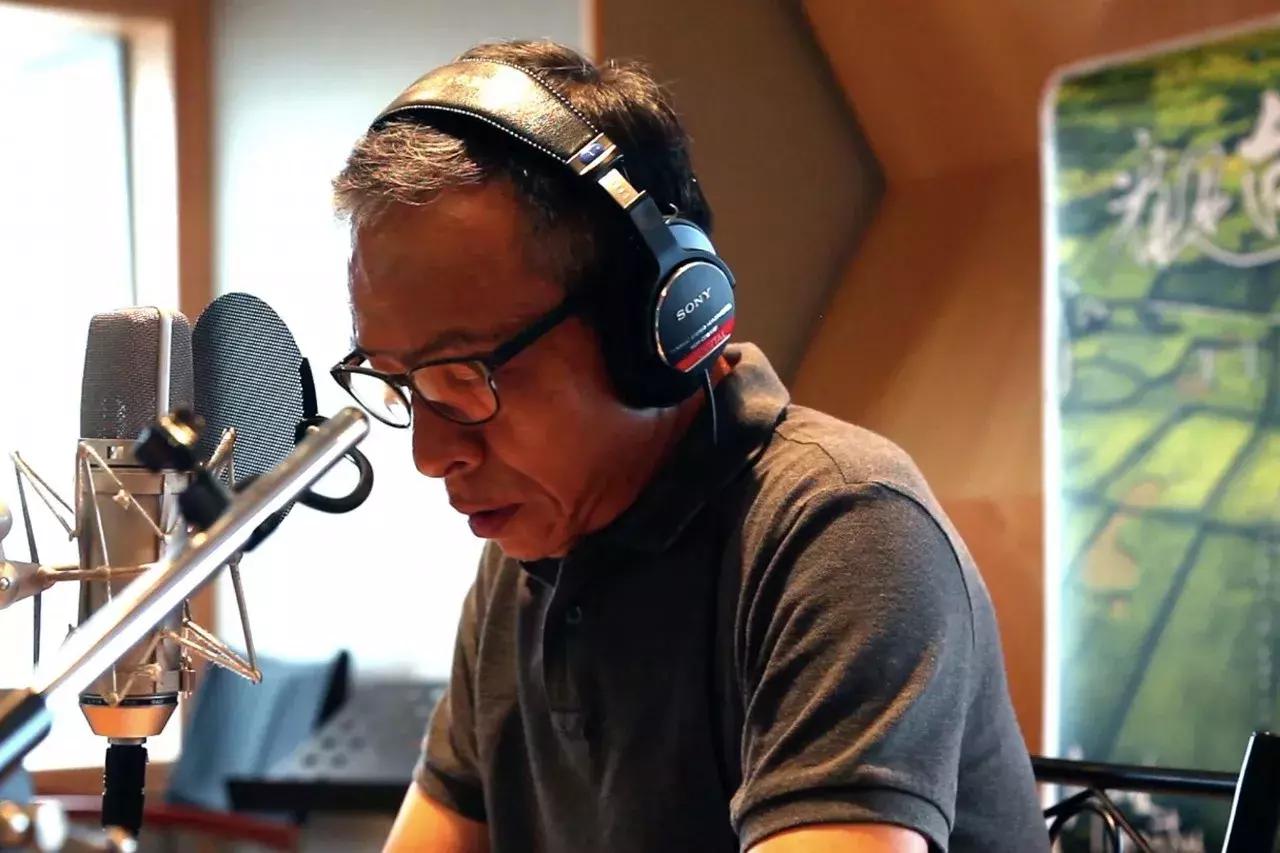 一个恐高的人,高空作业20多年,舍命拍出了最美纪录片