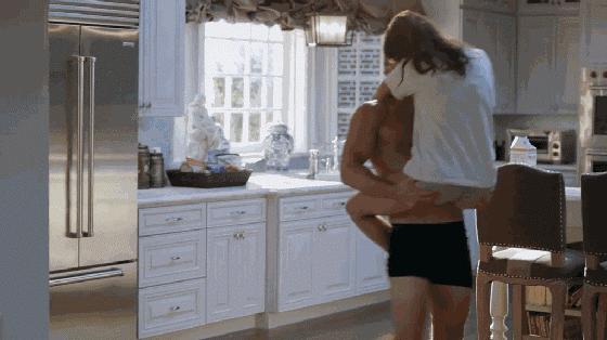 每集20分钟的黄暴小喜剧，每一帧都舍不得快进