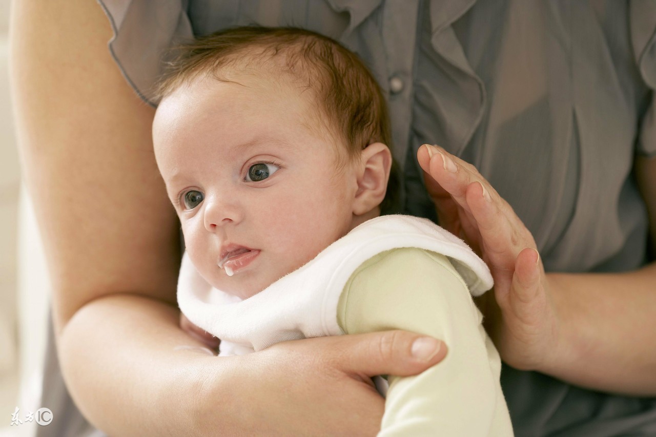 宝宝打嗝怎么办最有效的办法,宝宝打嗝怎么办教你一招解决