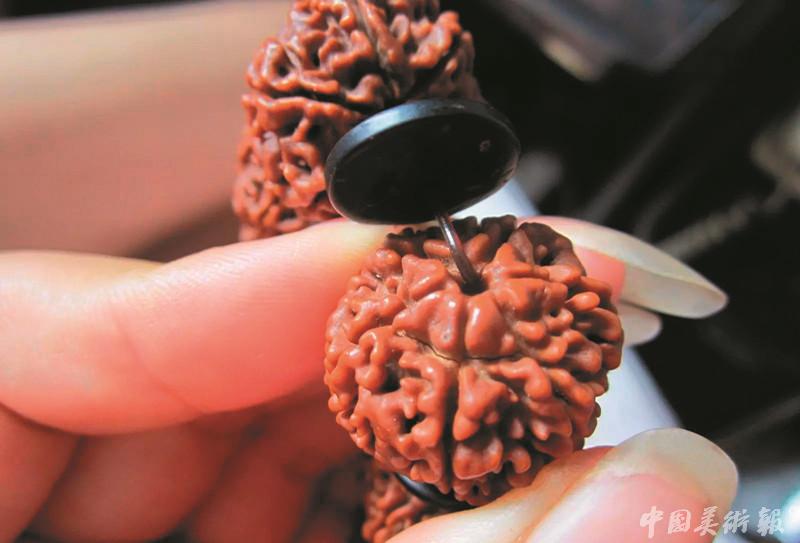 揭秘手串包浆,为什么羊角手串开裂