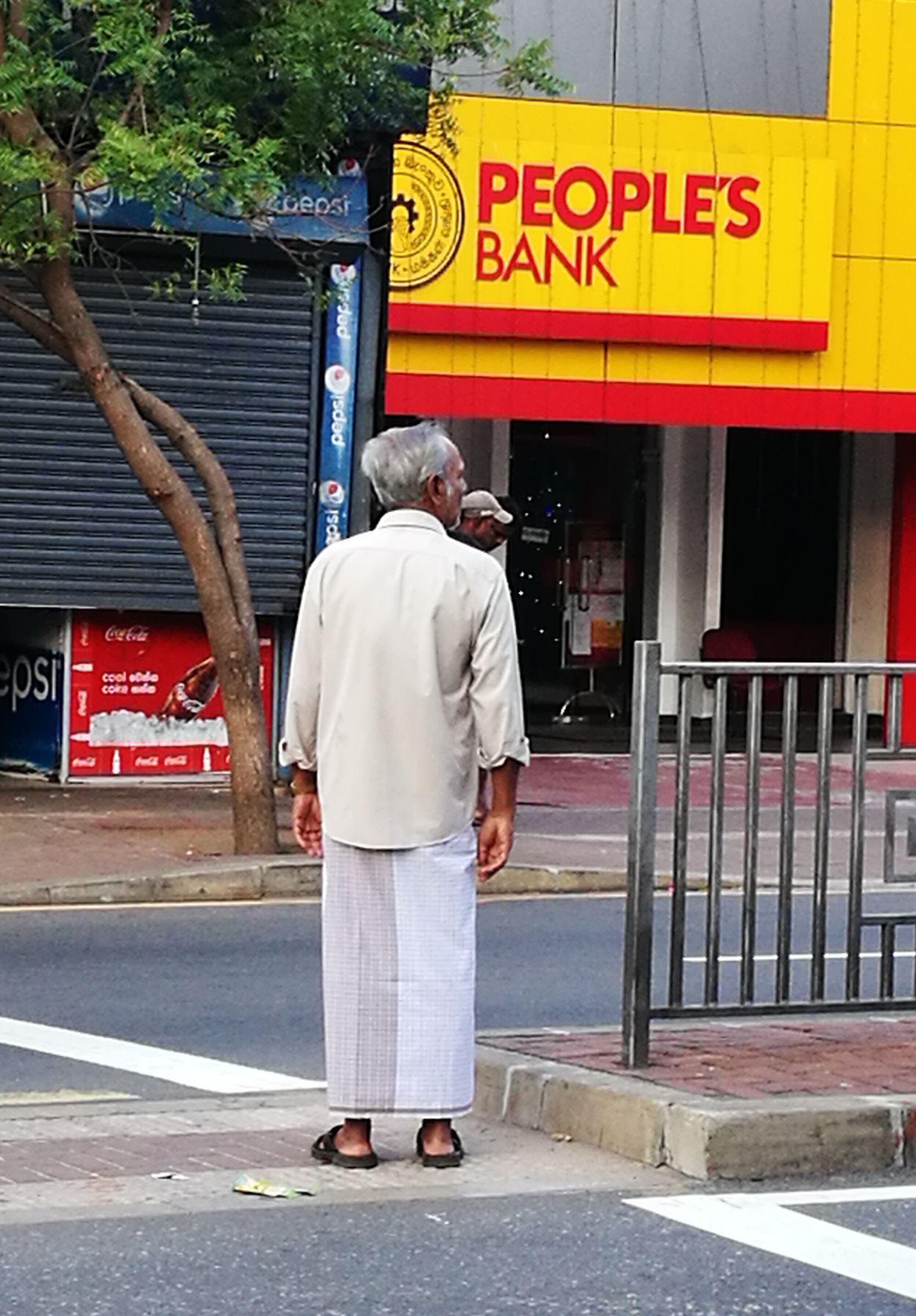 斯里兰卡服饰文化,卡塔尔民族服饰