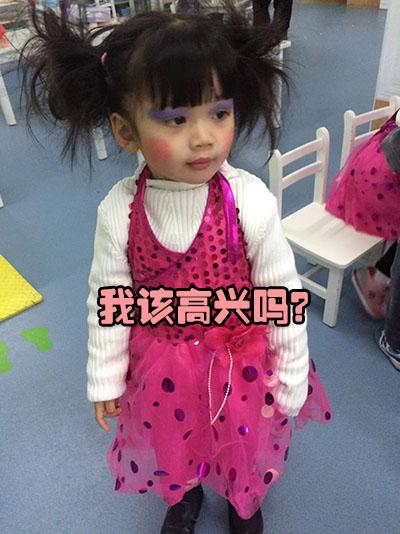 一定是得罪了幼儿园老师,孩子期末表演化的妆真是美哭了