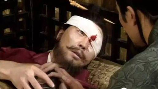 司马师被谁吓破眼睛,司马师怎么被惊死的