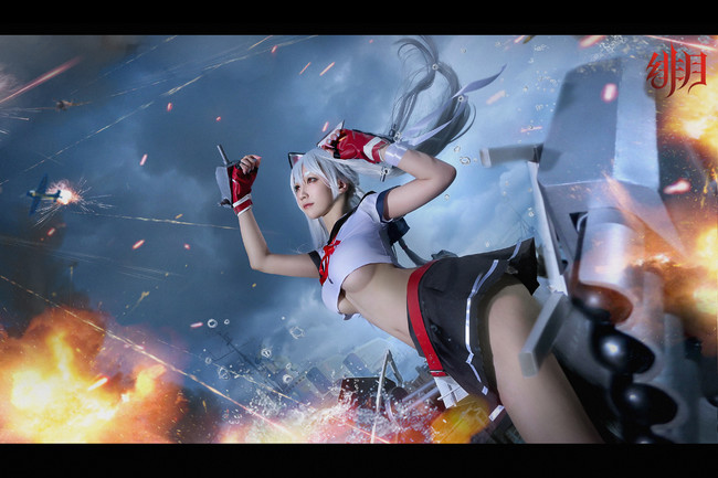 酥胸半露尽显*物尤**看美女是如何装扮COS迷倒众生