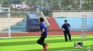鹿晗踢足球什么水平啊,鹿晗踢足球偶像