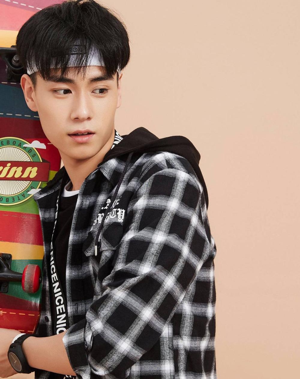 白敬亭和胡一天同框,白敬亭和胡一天出席活动