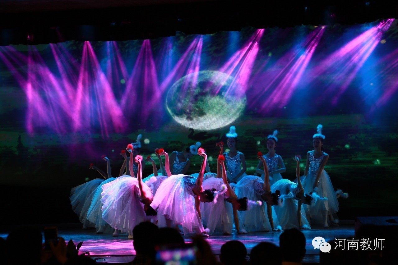 实验学校晚会完整版视频,实验中学晚会视频完整版