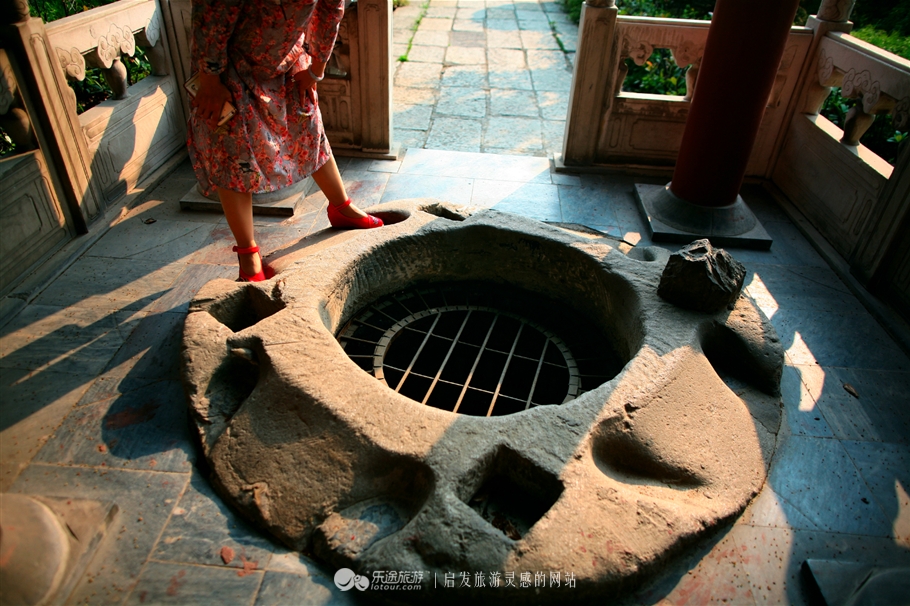 襄王府绿石影壁对联,襄阳王府绿影壁线上预定门票