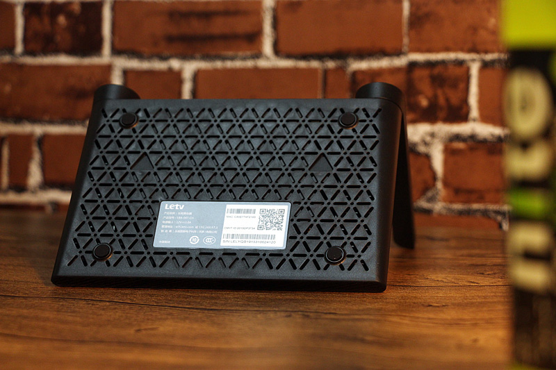 360路由器p1与小米路由器4c对比,360路由器p3和v2有什么区别