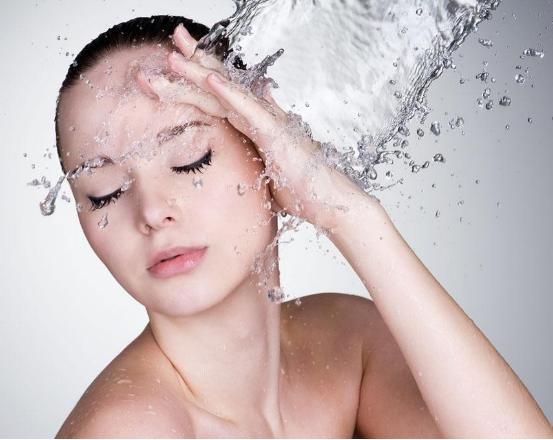 油性皮肤毛孔粗大怎么改善最有效,毛孔出油粗大如何改善小技巧