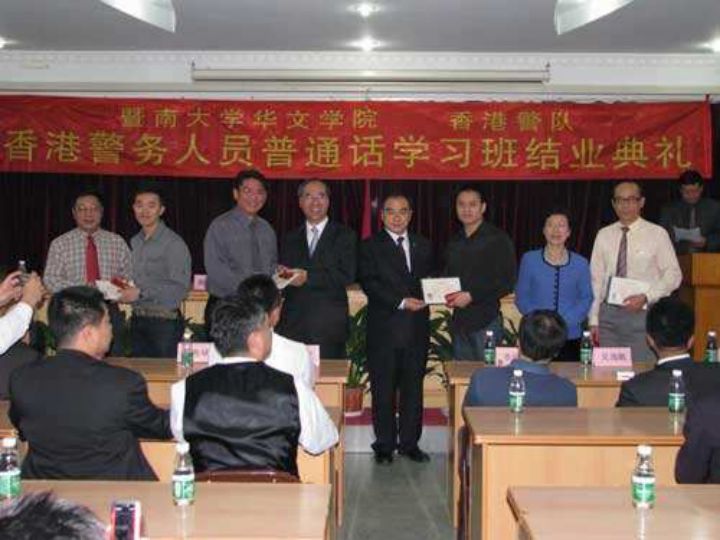 普通话是“外语”?你以为所有香港人都对普通话“无感”吗?