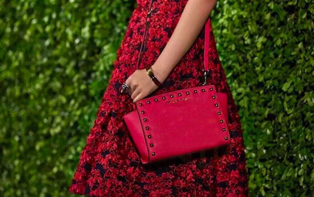 1000左右轻奢品牌包包,1000块左右的轻奢包包