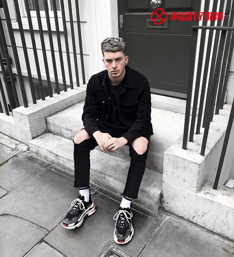 巴黎世家triples白球鞋,类似巴黎世家的复古球鞋