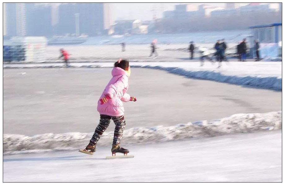 初学滑冰怎么选冰鞋,滑冰冰刀鞋
