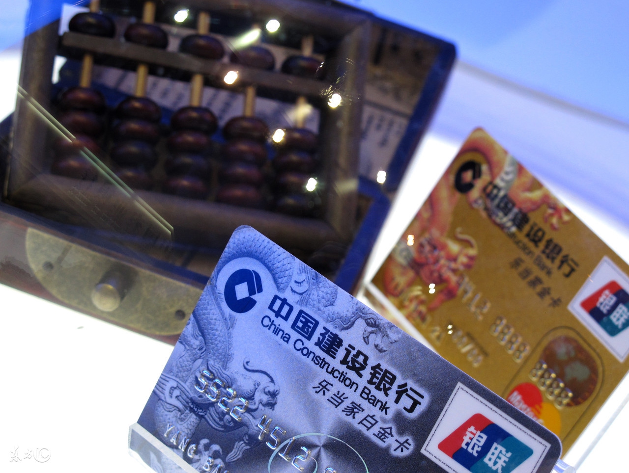 3000额度的信用卡值得养么,信用卡额度养到10万容易吗