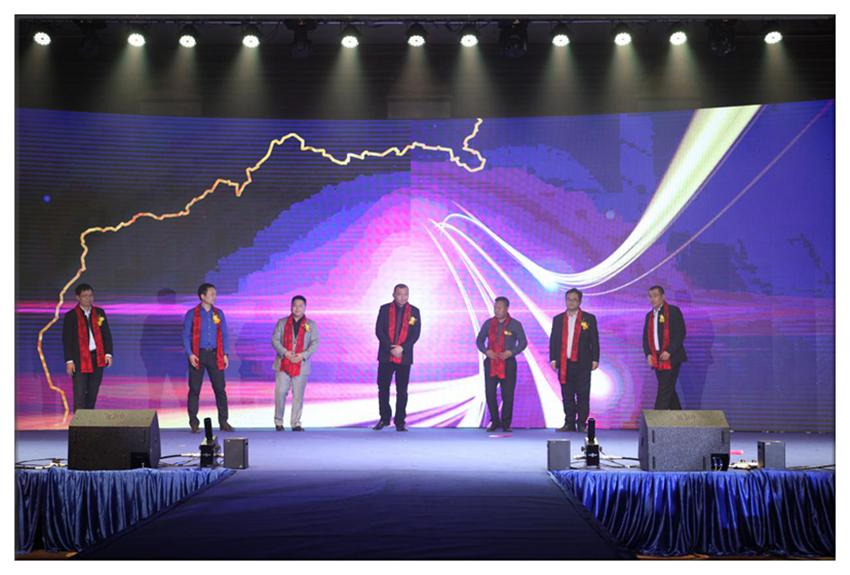 中梁地产江西区董事长,中梁地产城市展厅荣耀启封