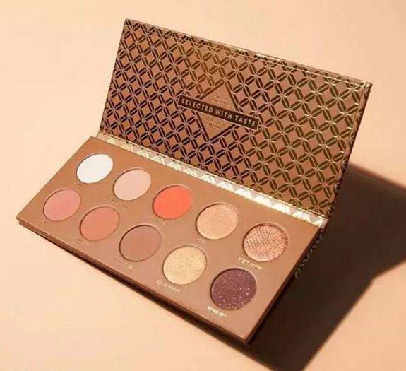 迪奥和香奈儿的眼影哪个好,香奈儿五色眼影对比迪奥4色眼影