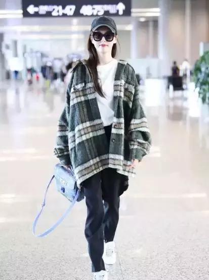 杨幂和热巴穿同款连衣裙,从杨幂赵丽颖到热巴肖战