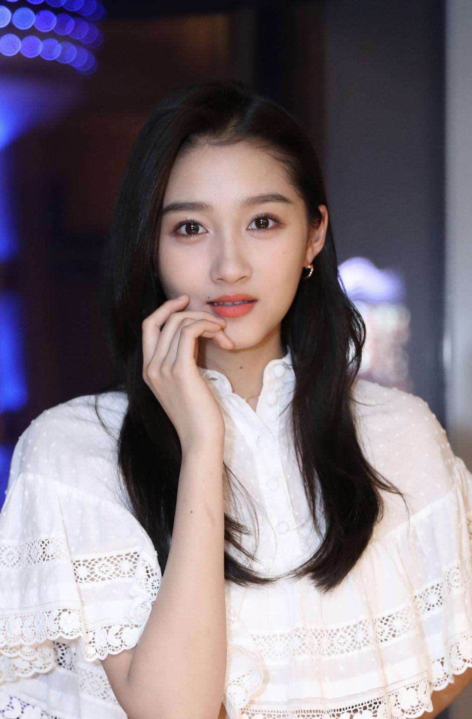 关晓彤李易峰鹿晗,关晓彤鹿晗李易峰春晚你会看吗