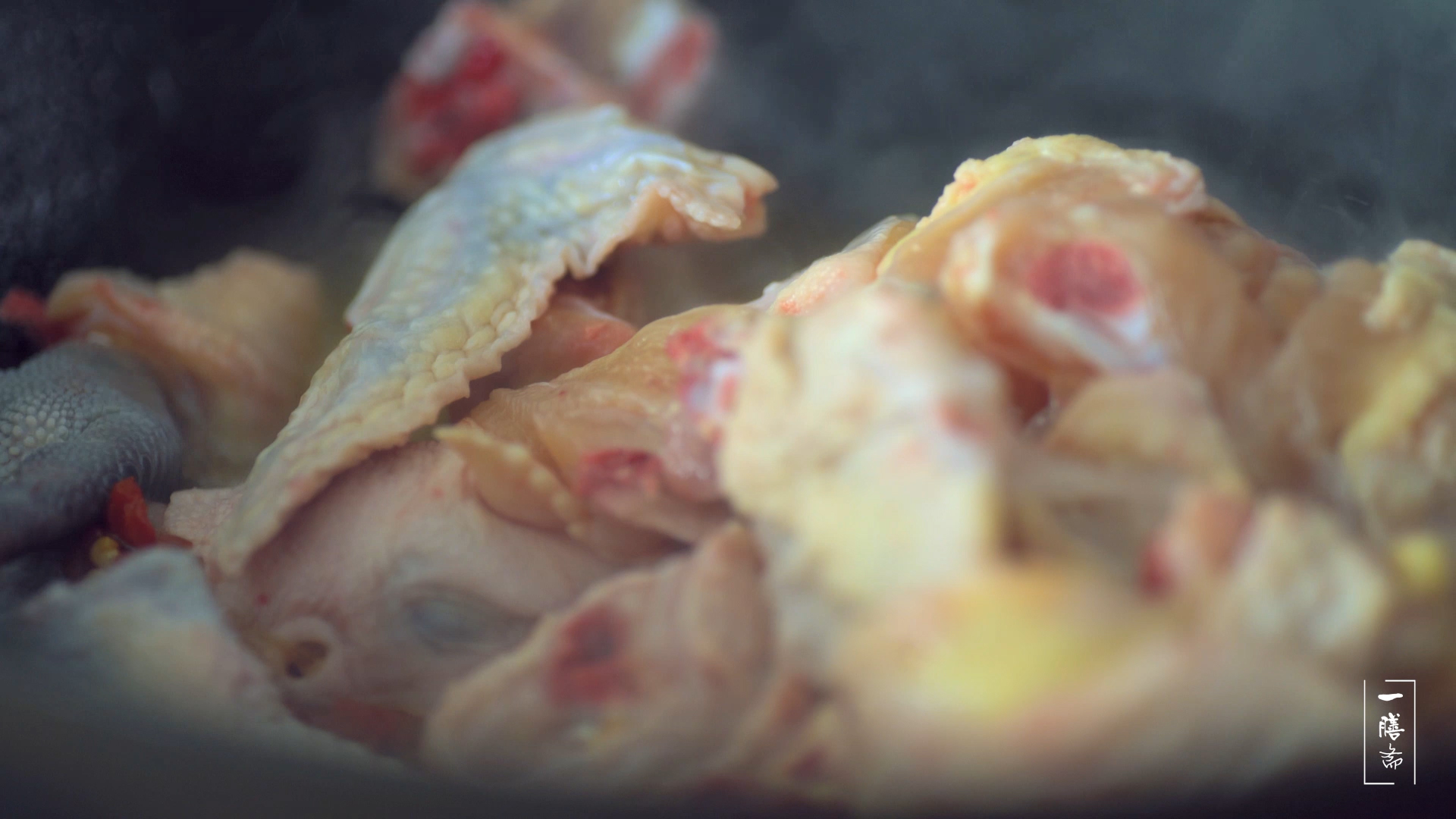 炒出来的鸡肉有腥味是为什么,红烧鸡肉如何不柴