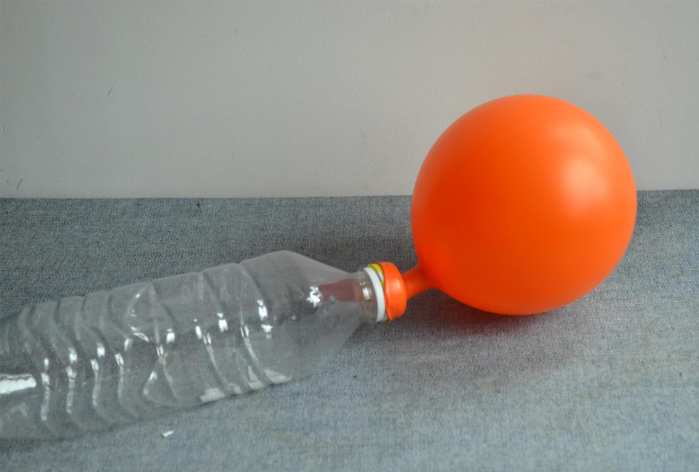 怎么给塑料瓶子底部打洞,塑料瓶改造实用工具